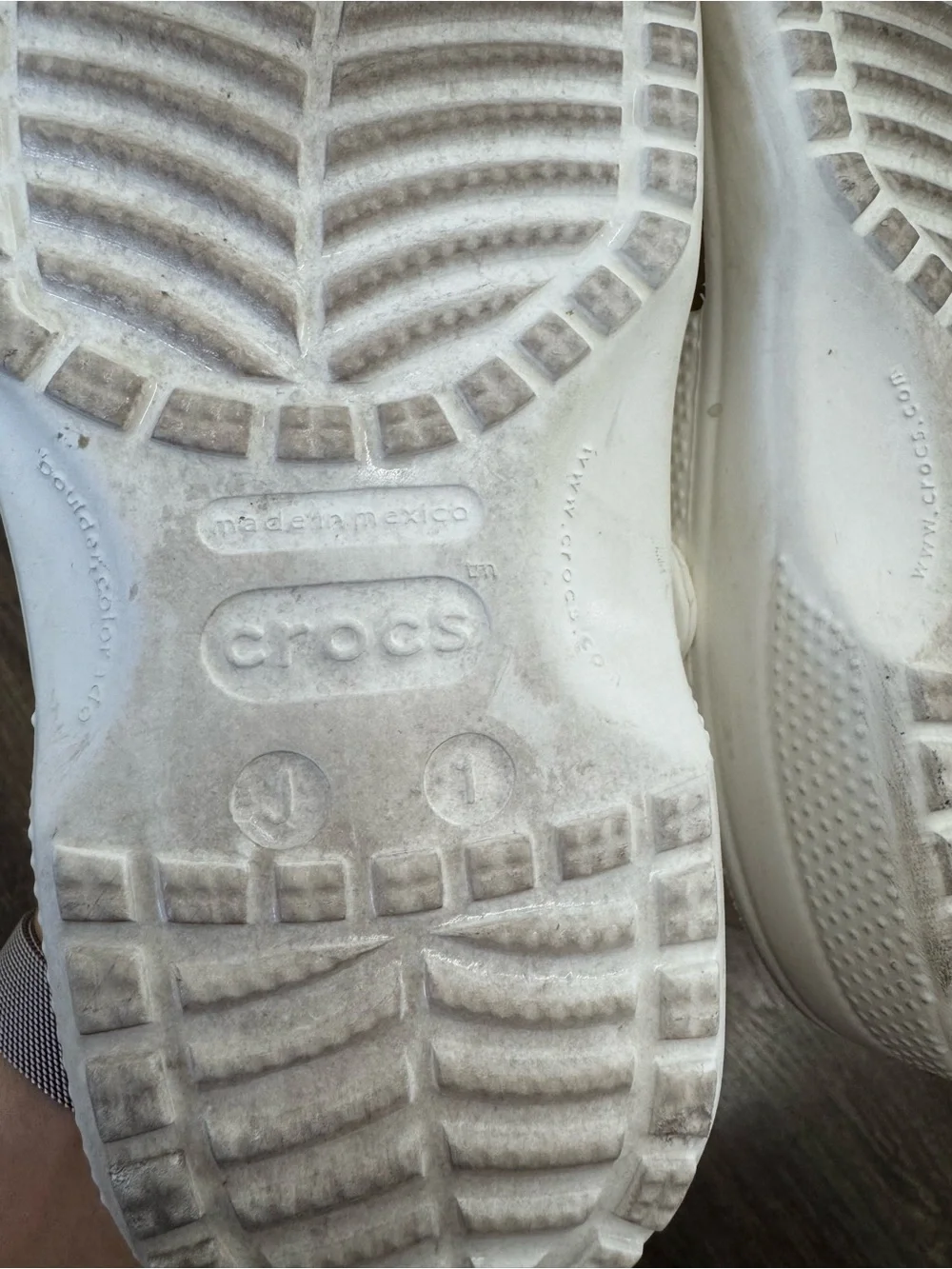 Crocs Kids Classic Clog White Size J1 Little Kid Shoes EUC!